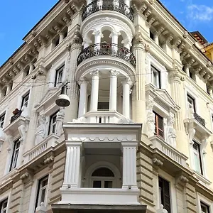 Le Petit 3* Róma